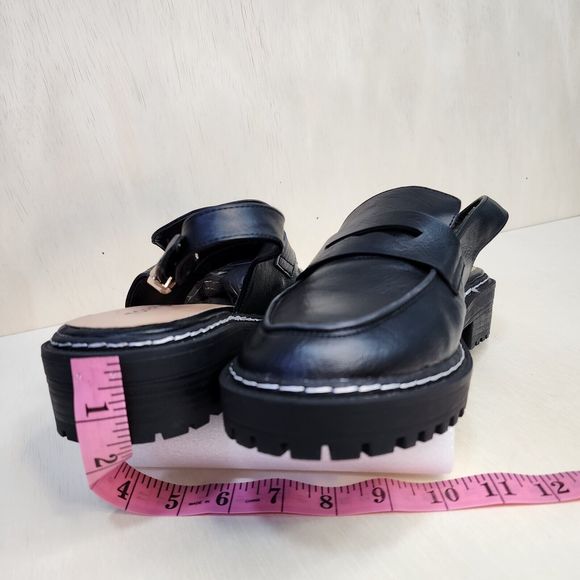 Torrid  Women’s Sling Back Lug Loafer size 8ww - Picture 4 of 11
